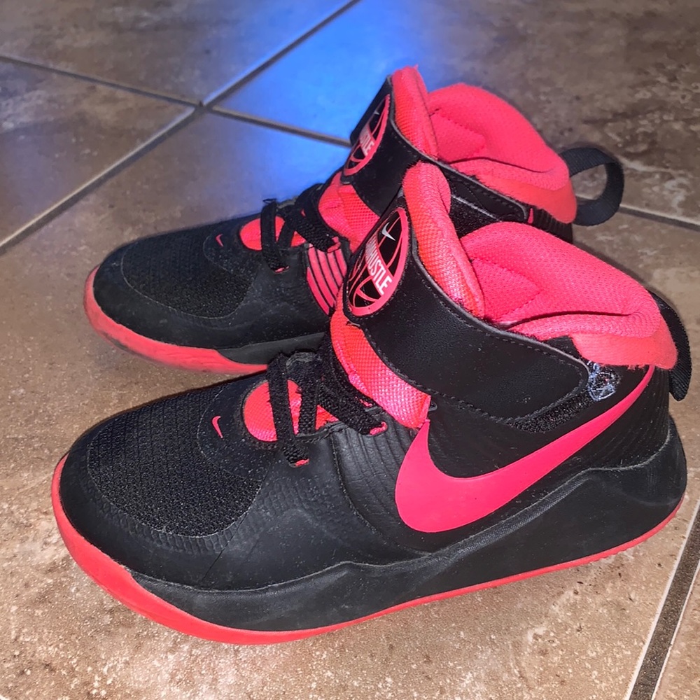 Girls Basketball Shoe